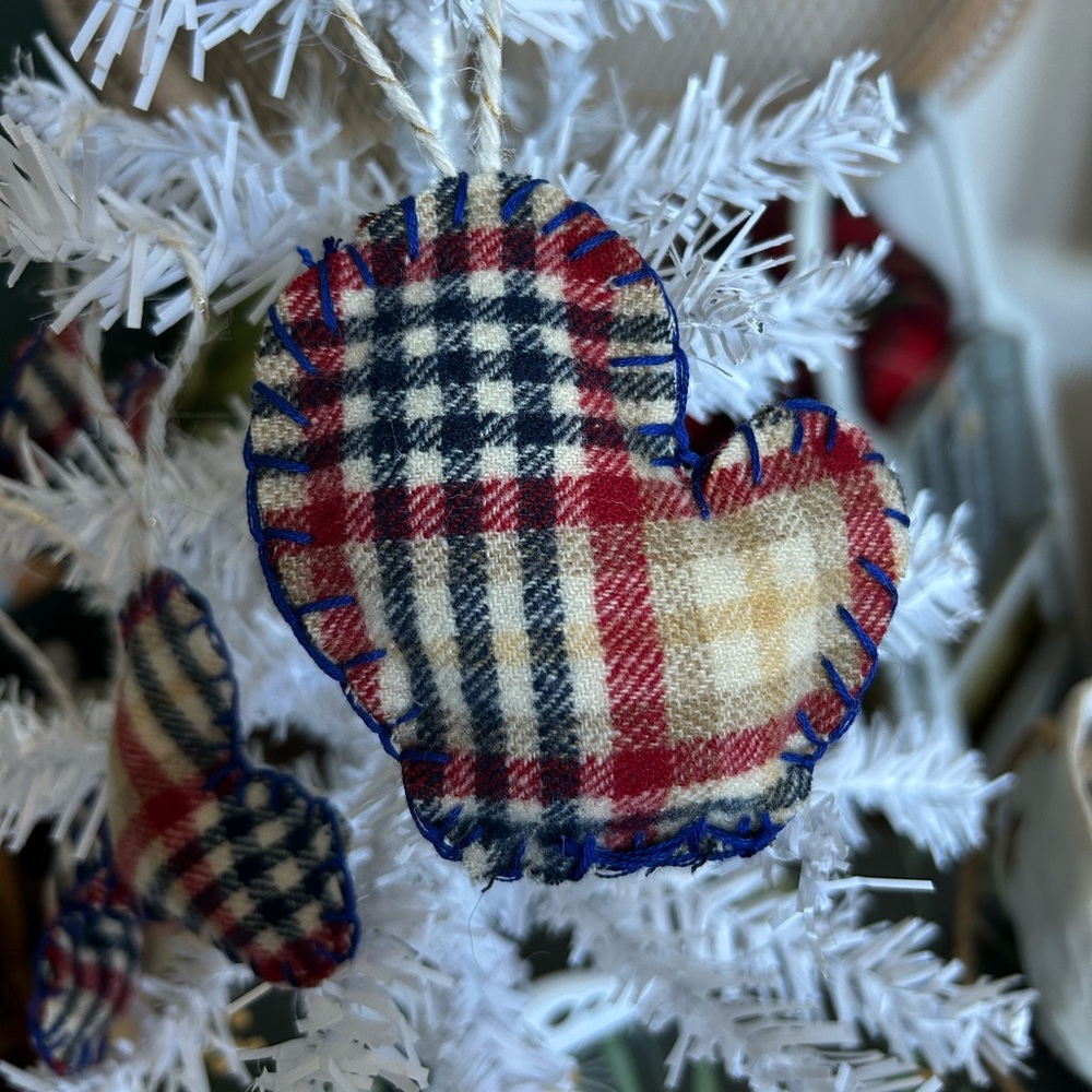 Mitten ornament